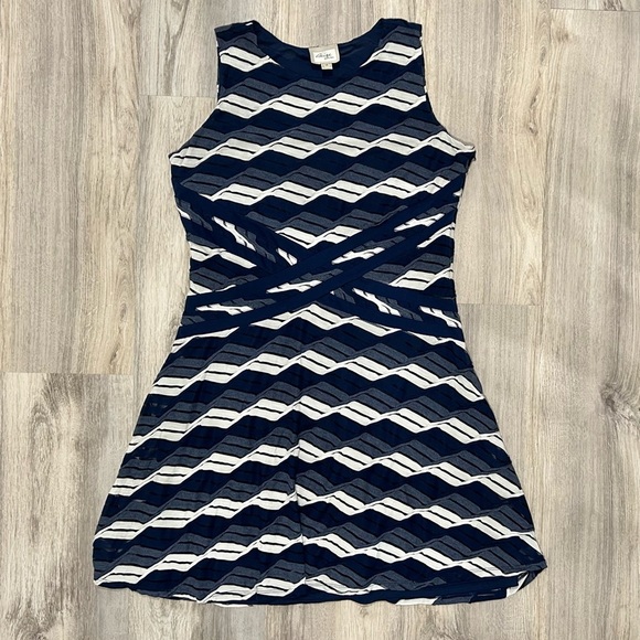Beige By Eci Sleeveless Mini Sheath Dress Navy Blue Geometric Print Size 14 - Picture 1 of 6